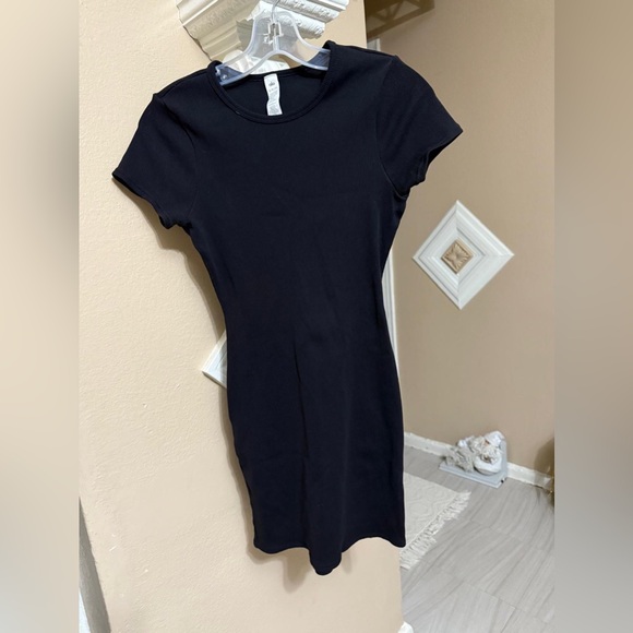 ALO Yoga Classic Black Mini Dress - Picture 5 of 13